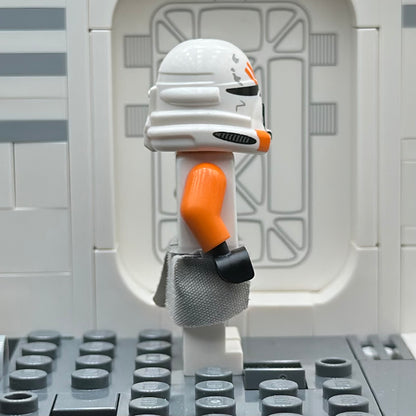 LEGO® Clone Airborne Trooper, 212th Attack Battalion (Phase 2) - Orange Arm, Dirt Stains, Light Bluish Gray Cloth Kama, Scowl sw0523